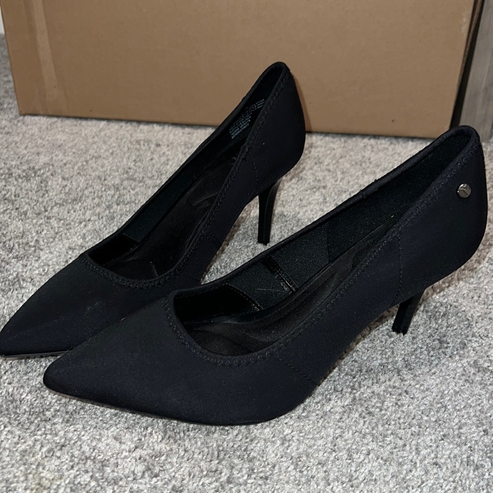 Vera wang black high heels size 9